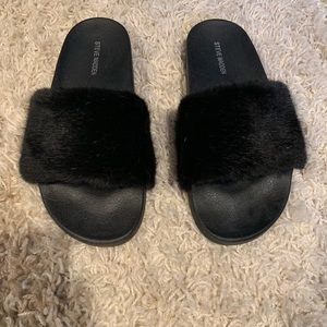 Steve Madden slip on sandals